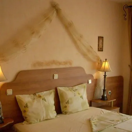 Family Tropicana Szálloda 2*